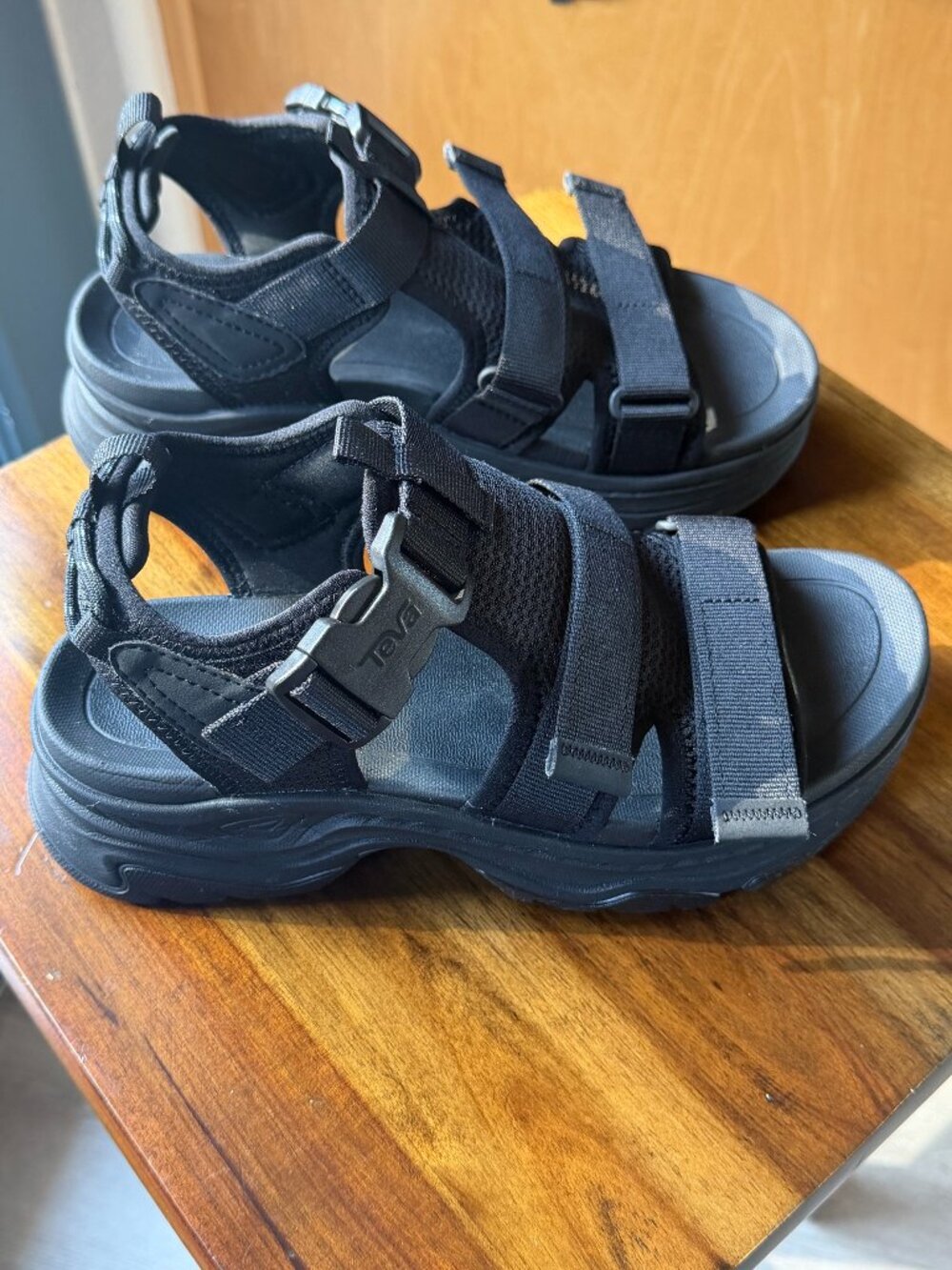 Teva Hurricane Ampsole Gaila Sandals - Women's Size 8 - Black - Like New